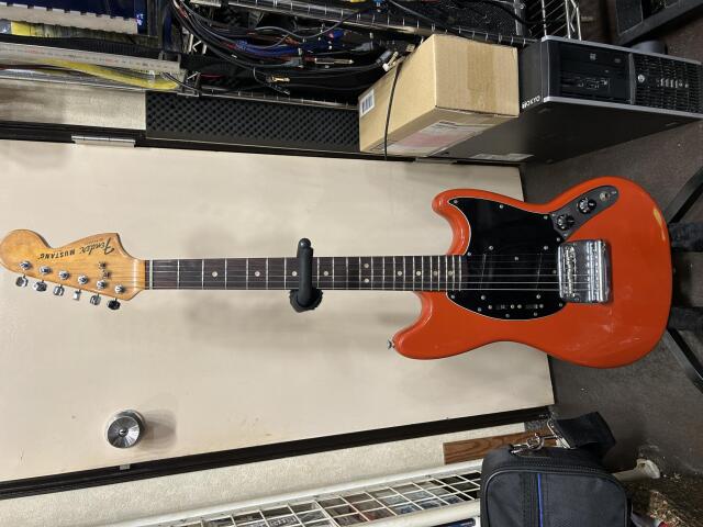 fender USA MUSTANG